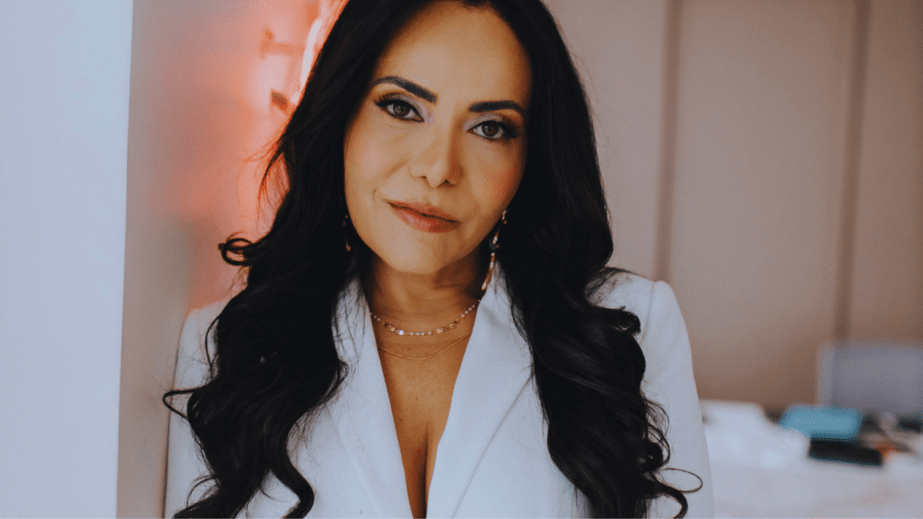 psicóloga especialista em famílias reconstituídas falando sobre relacionamentos e dinâmica familiar